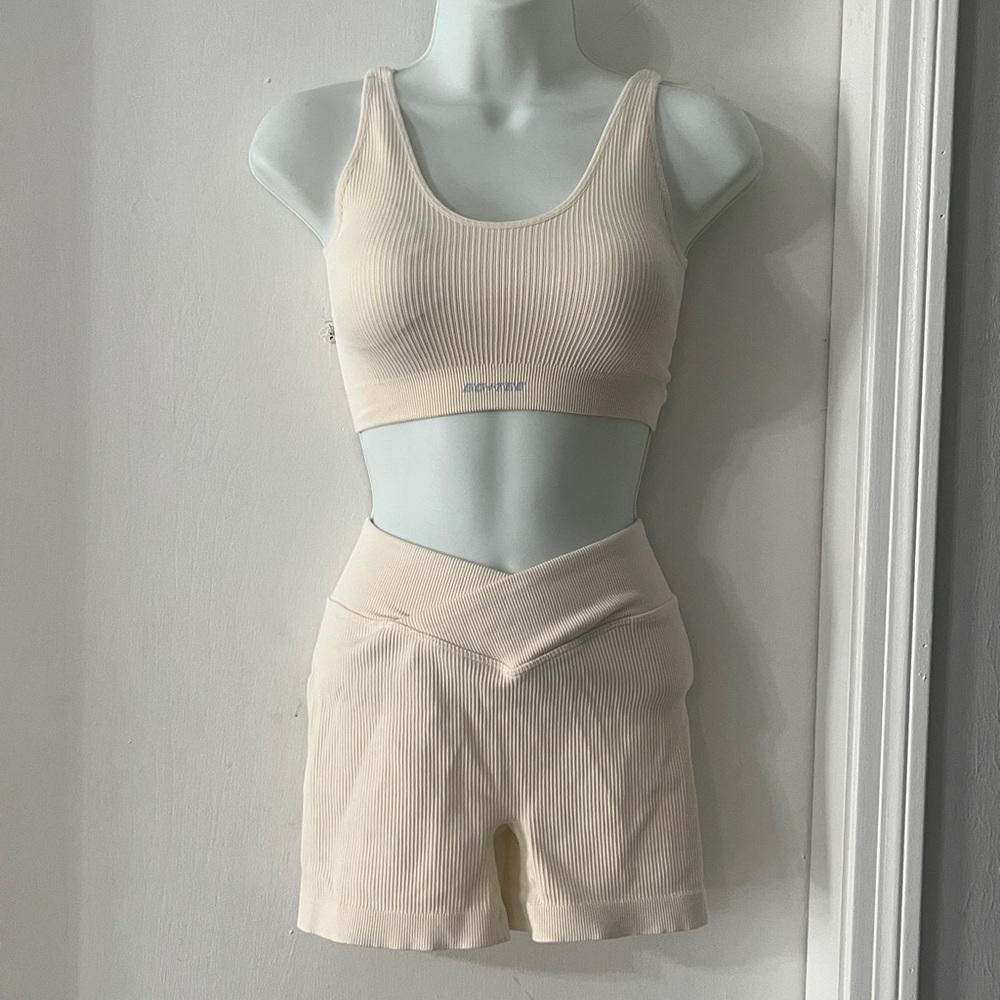 Bo+Tee Cream Ribbed Sports Bra and Shorts Set - Picture 3 of 11